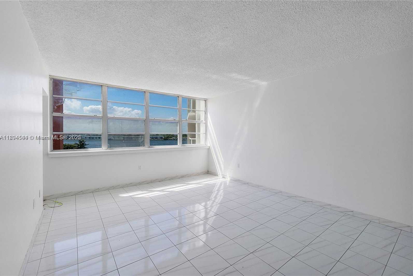 Small Image of 1351 NORTH EAST MIAMI GARDENS DR #622E, Miami Number 6