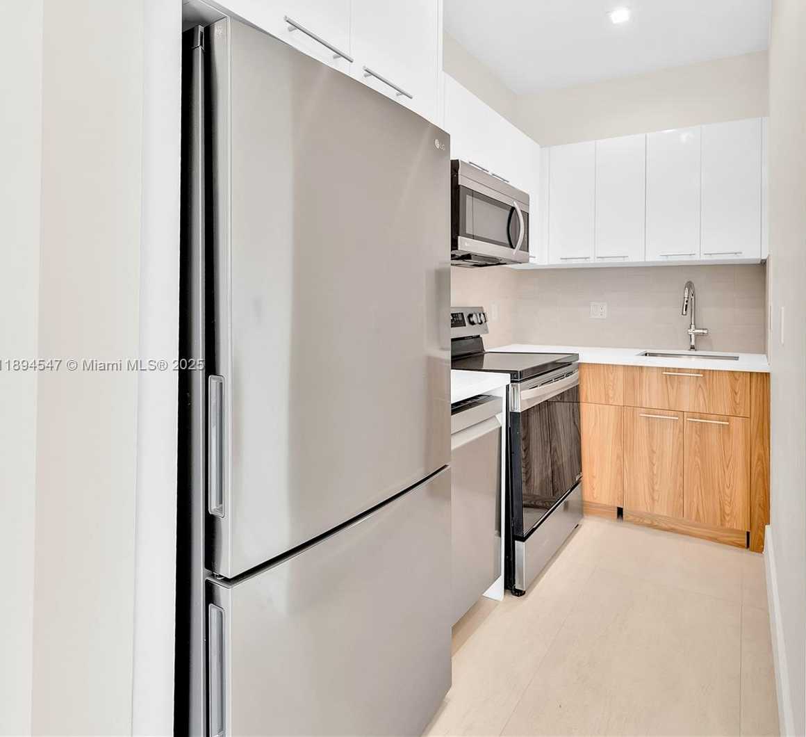 Small Image of 530 SOUTH WEST 11TH AVE #201, Miami Number 15