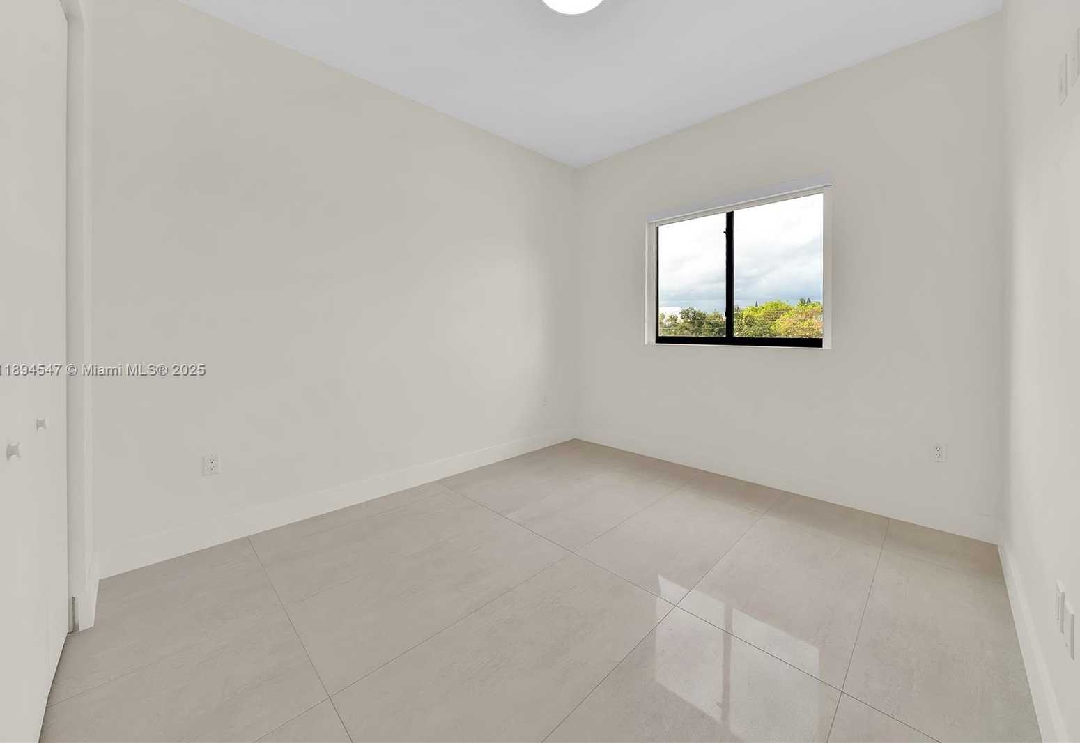 Small Image of 530 SOUTH WEST 11TH AVE #201, Miami Number 7