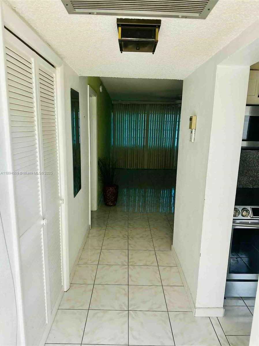 Small Image of 215 SOUTH EAST 3RD AVE #404A, Hallandale Beach Number 3