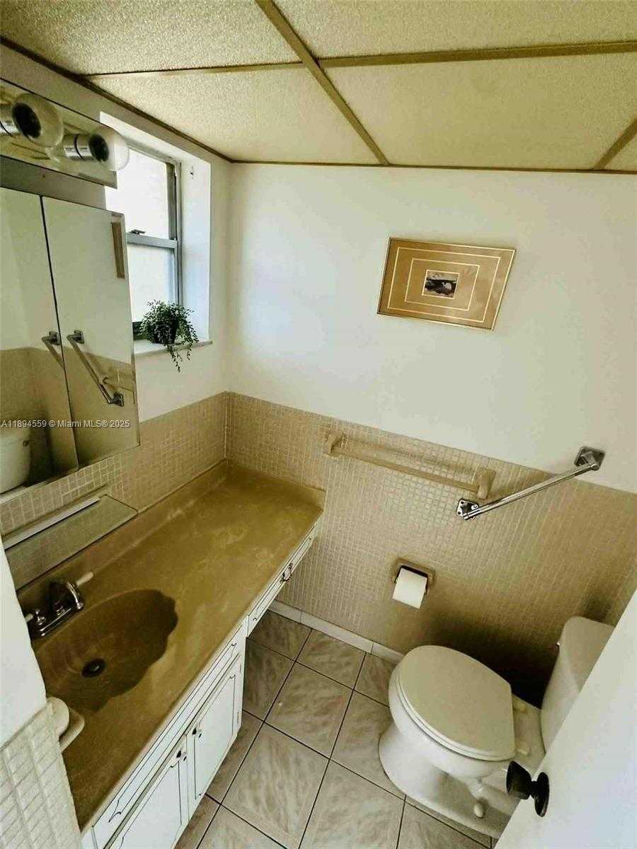 Small Image of 215 SOUTH EAST 3RD AVE #404A, Hallandale Beach Number 6