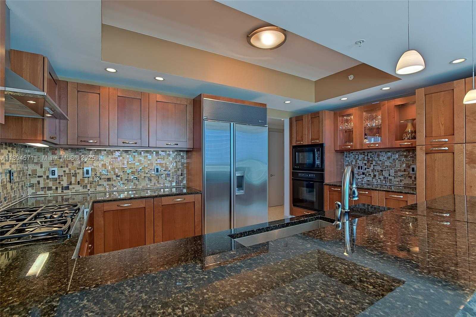 Small Image of 3535 SOUTH OCEAN DR #2102, Hollywood Number 9