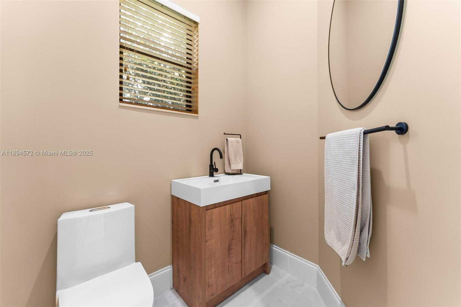 Small Image of 10775 BLUE PALM ST #N/A, Plantation Number 11
