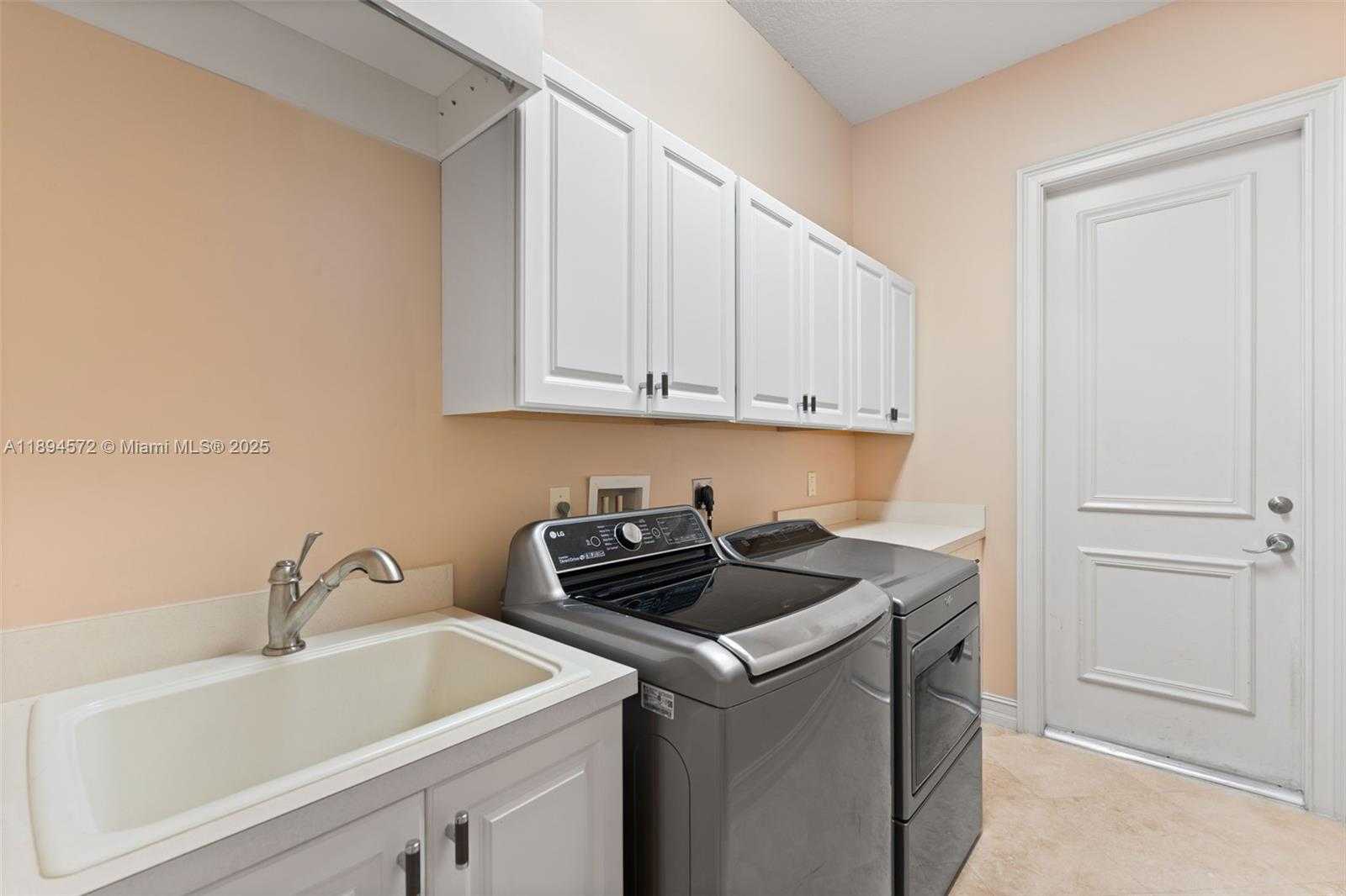 Small Image of 10775 BLUE PALM ST #N/A, Plantation Number 29