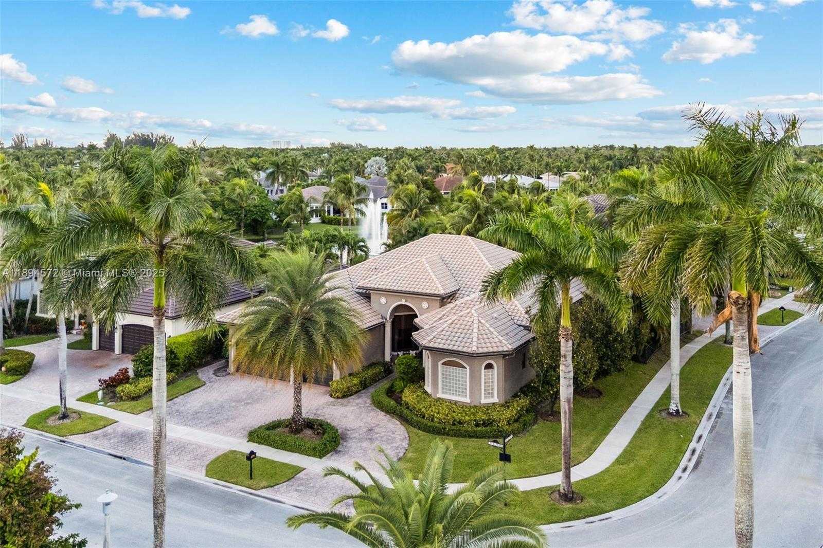 Small Image of 10775 BLUE PALM ST #N/A, Plantation Number 44