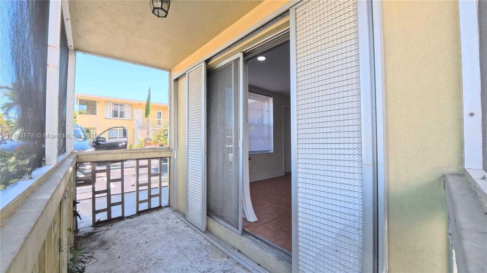Small Image of 1720 FUNSTON ST #111, Hollywood Number 19