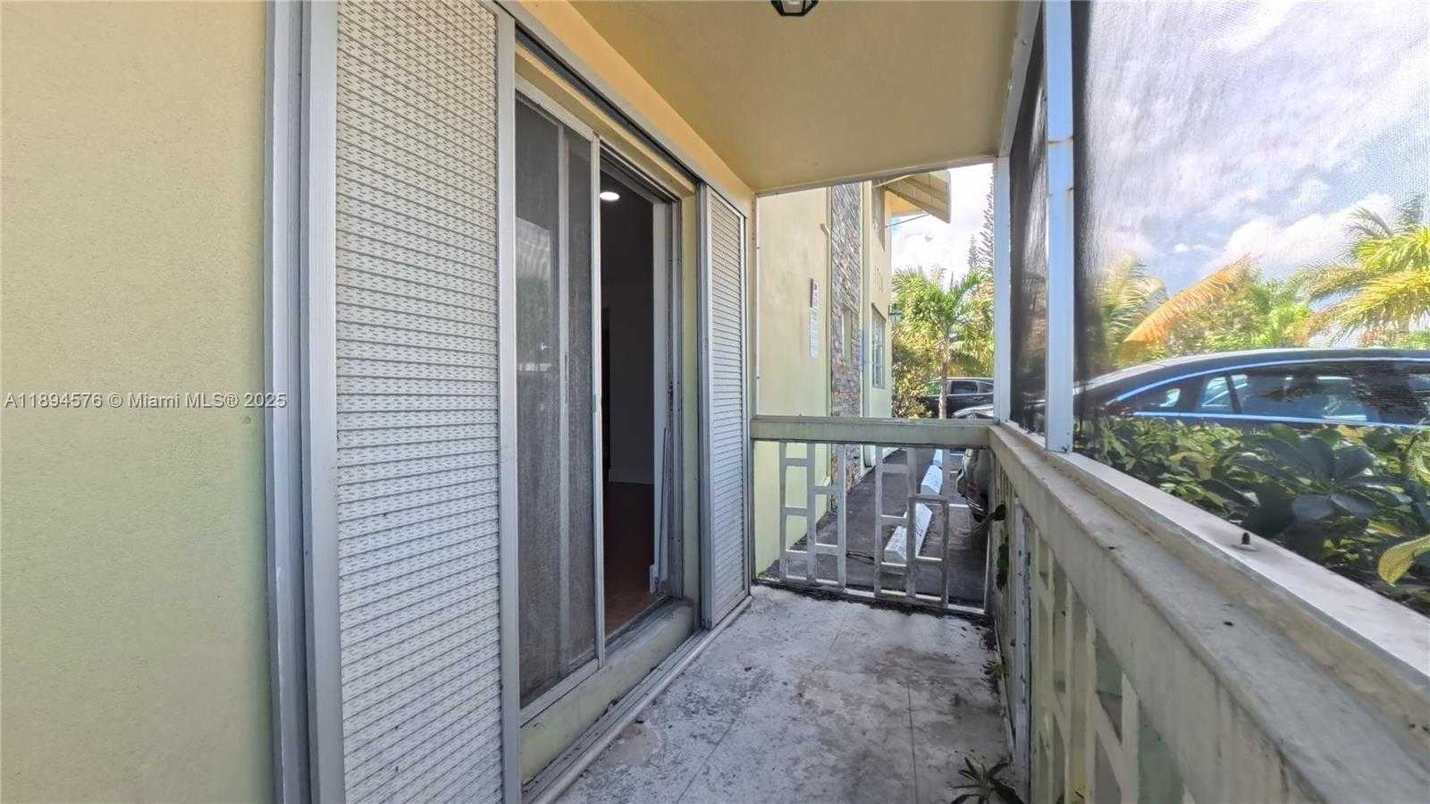Small Image of 1720 FUNSTON ST #111, Hollywood Number 20