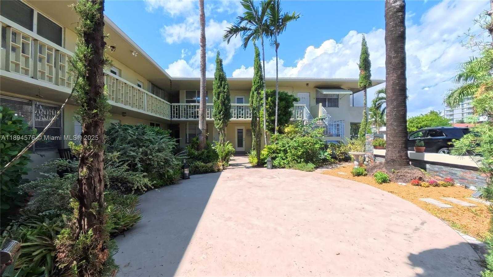Small Image of 1720 FUNSTON ST #111, Hollywood Number 3