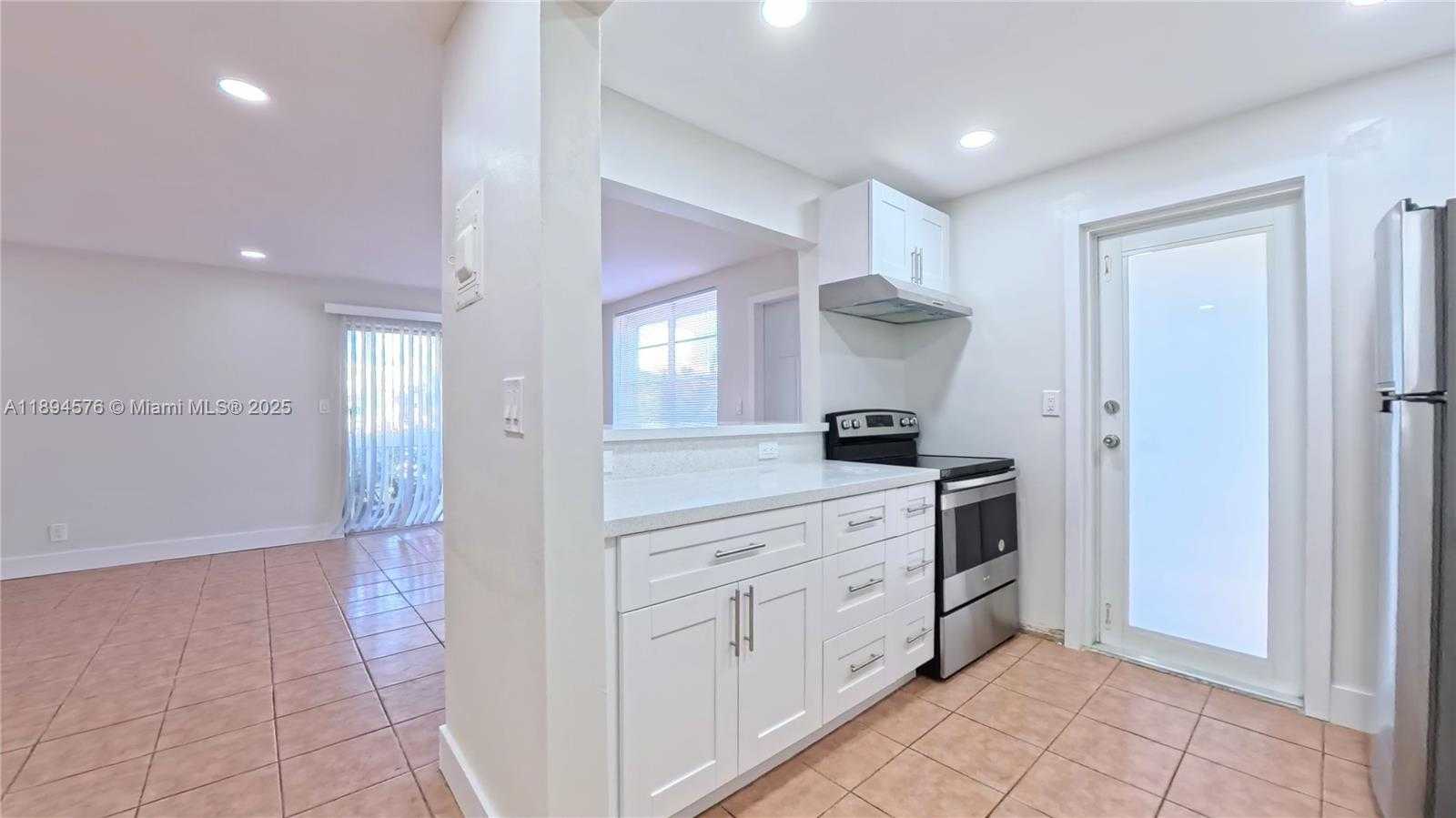 Small Image of 1720 FUNSTON ST #111, Hollywood Number 6