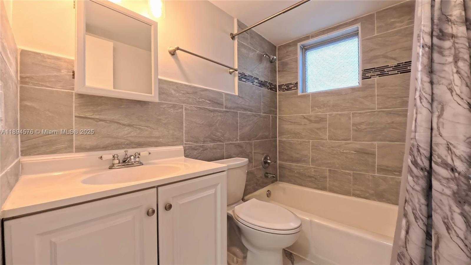 Small Image of 1720 FUNSTON ST #111, Hollywood Number 9