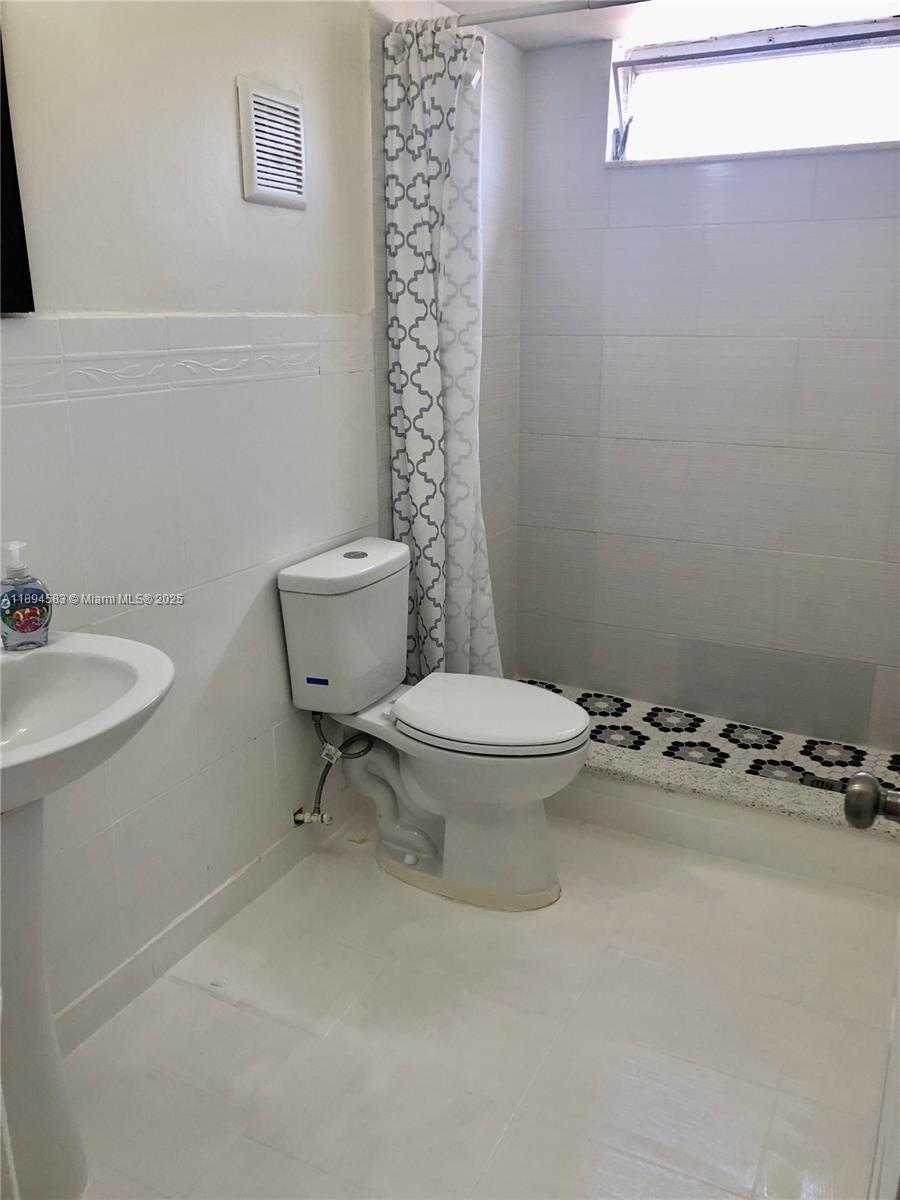 Small Image of 1010 SOUTH WEST 99TH AVE #-, Pembroke Pines Number 13