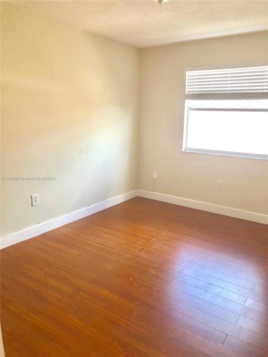 Small Image of 1010 SOUTH WEST 99TH AVE #-, Pembroke Pines Number 15