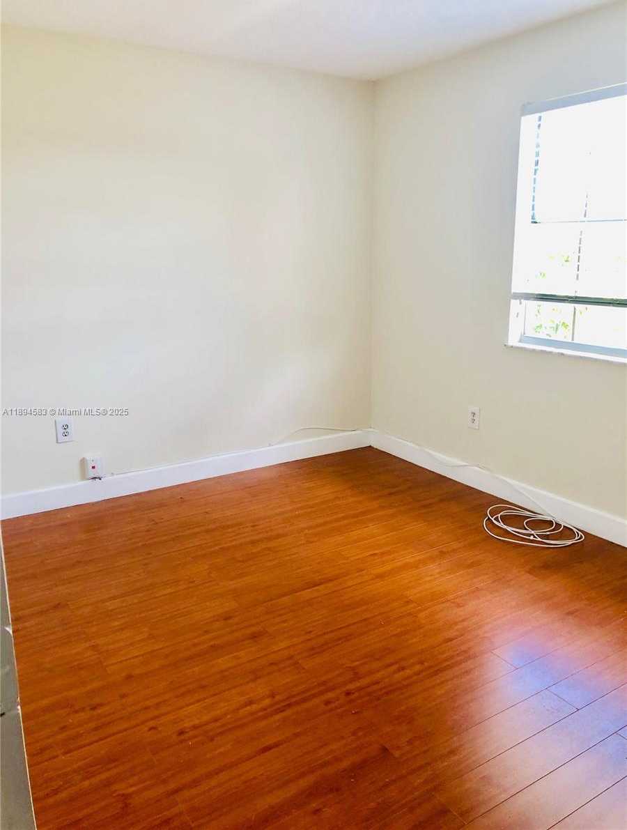Small Image of 1010 SOUTH WEST 99TH AVE #-, Pembroke Pines Number 18