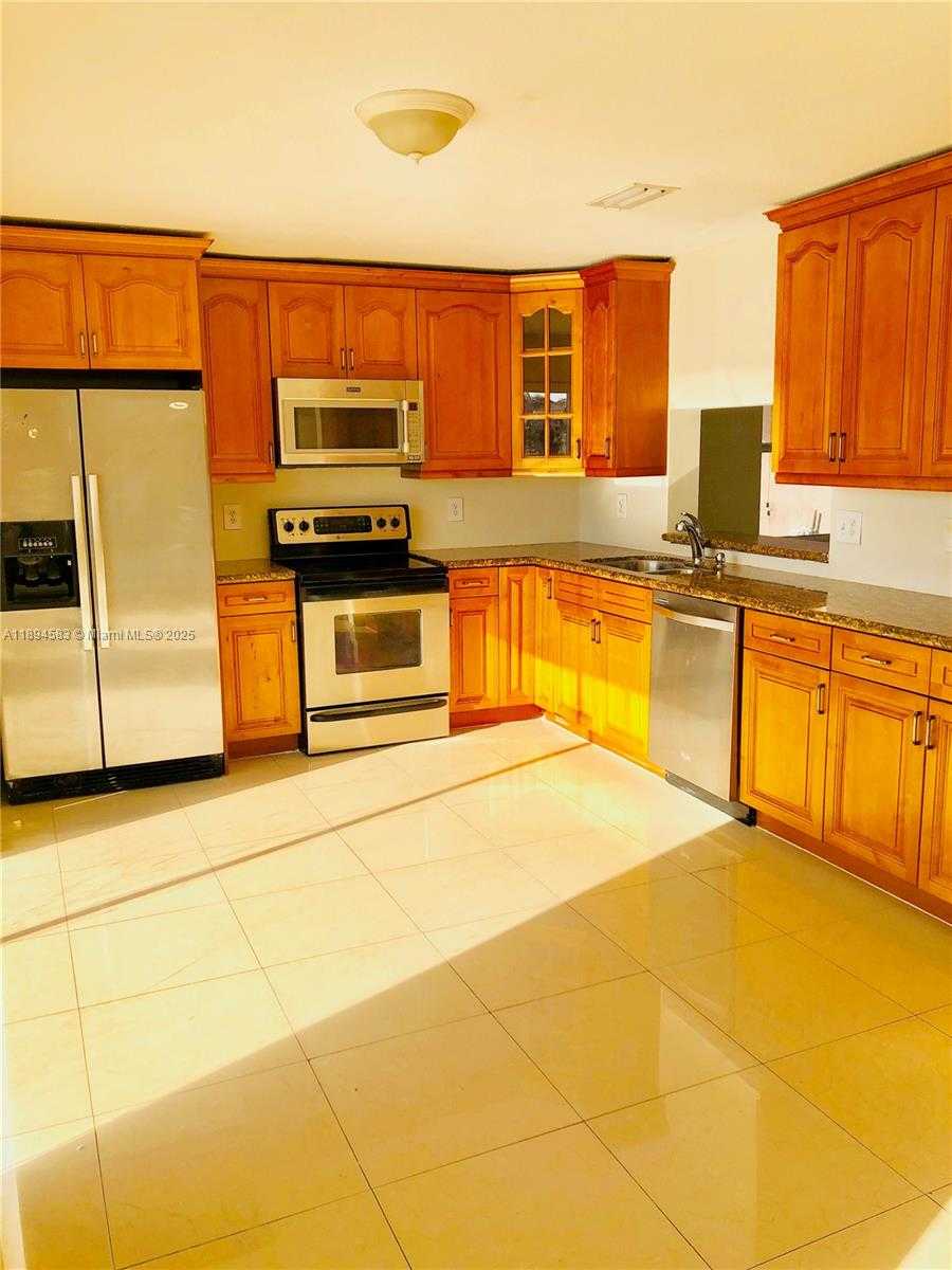 Small Image of 1010 SOUTH WEST 99TH AVE #-, Pembroke Pines Number 6