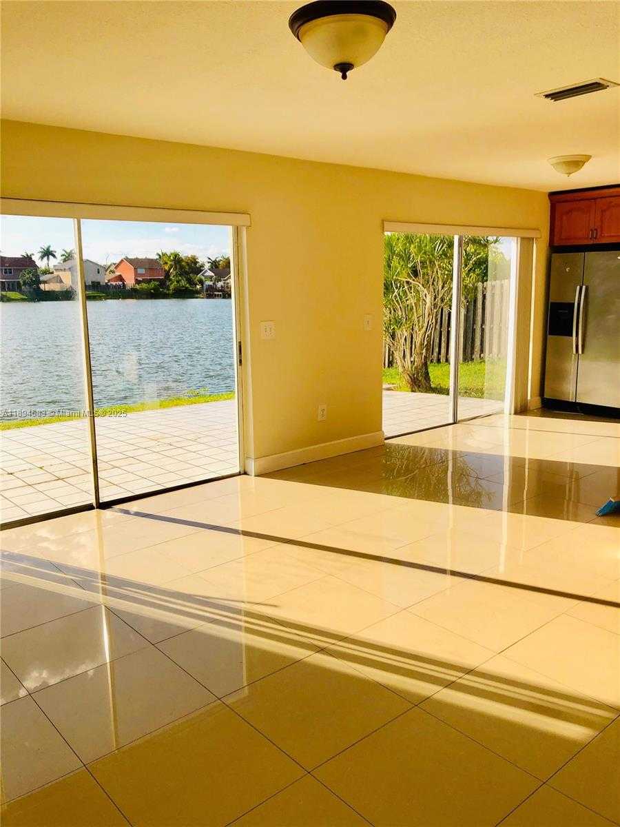 Small Image of 1010 SOUTH WEST 99TH AVE #-, Pembroke Pines Number 7