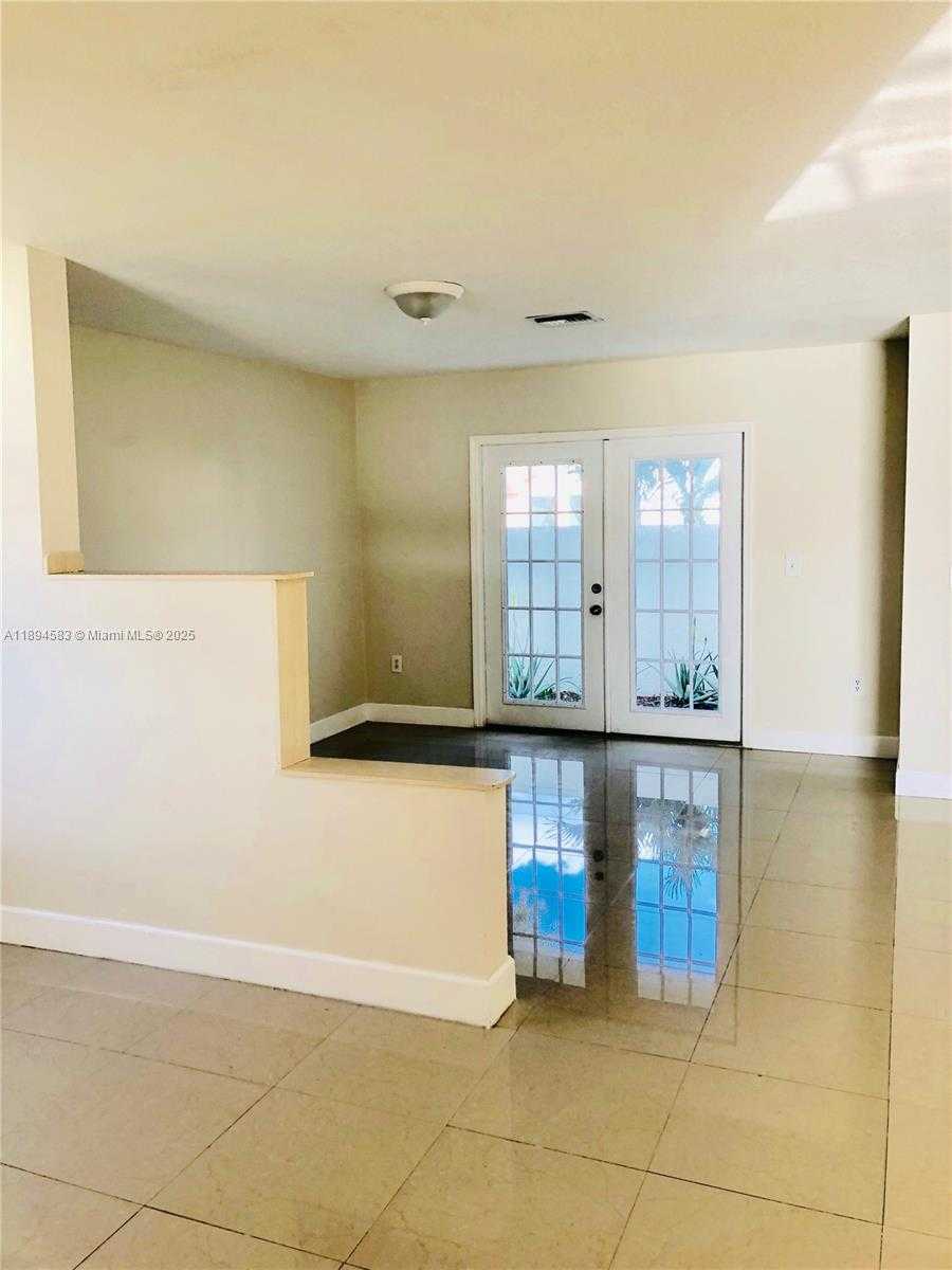 Small Image of 1010 SOUTH WEST 99TH AVE #-, Pembroke Pines Number 8