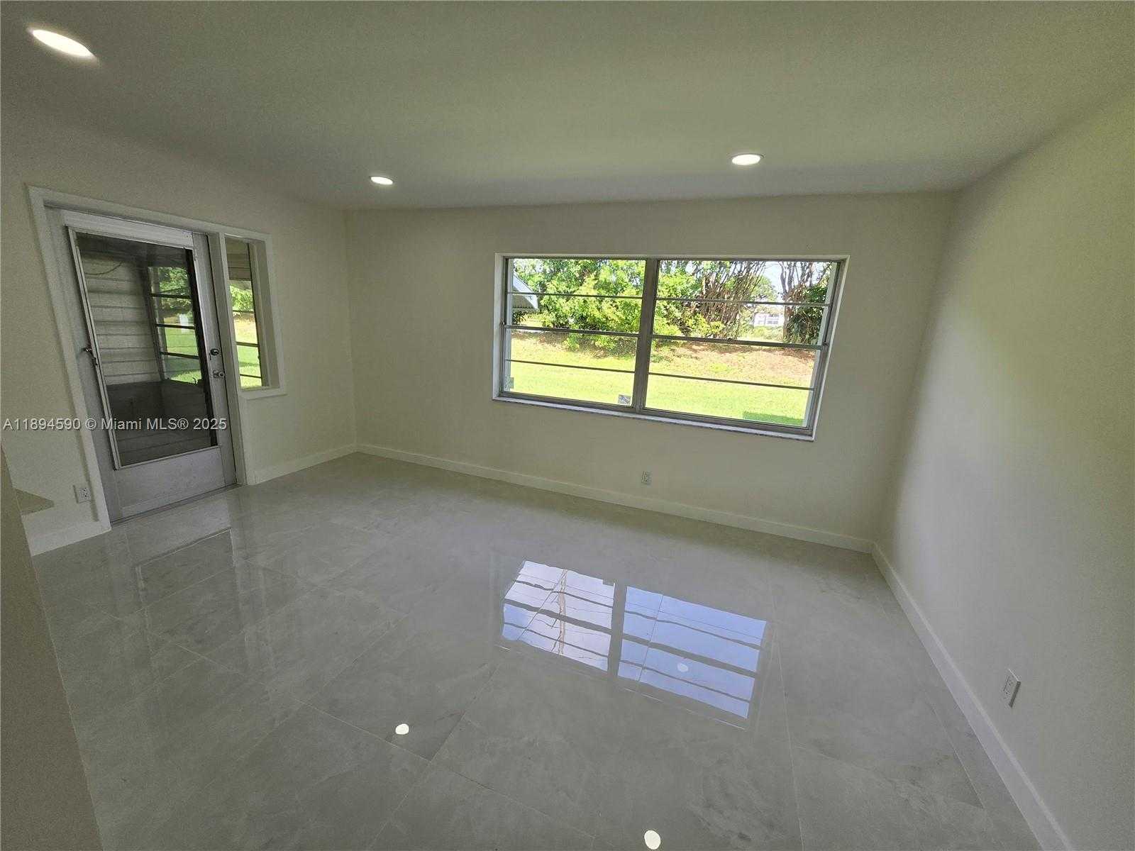 Small Image of 600 SOUTH WEST 8TH PL, Boynton Beach Number 17