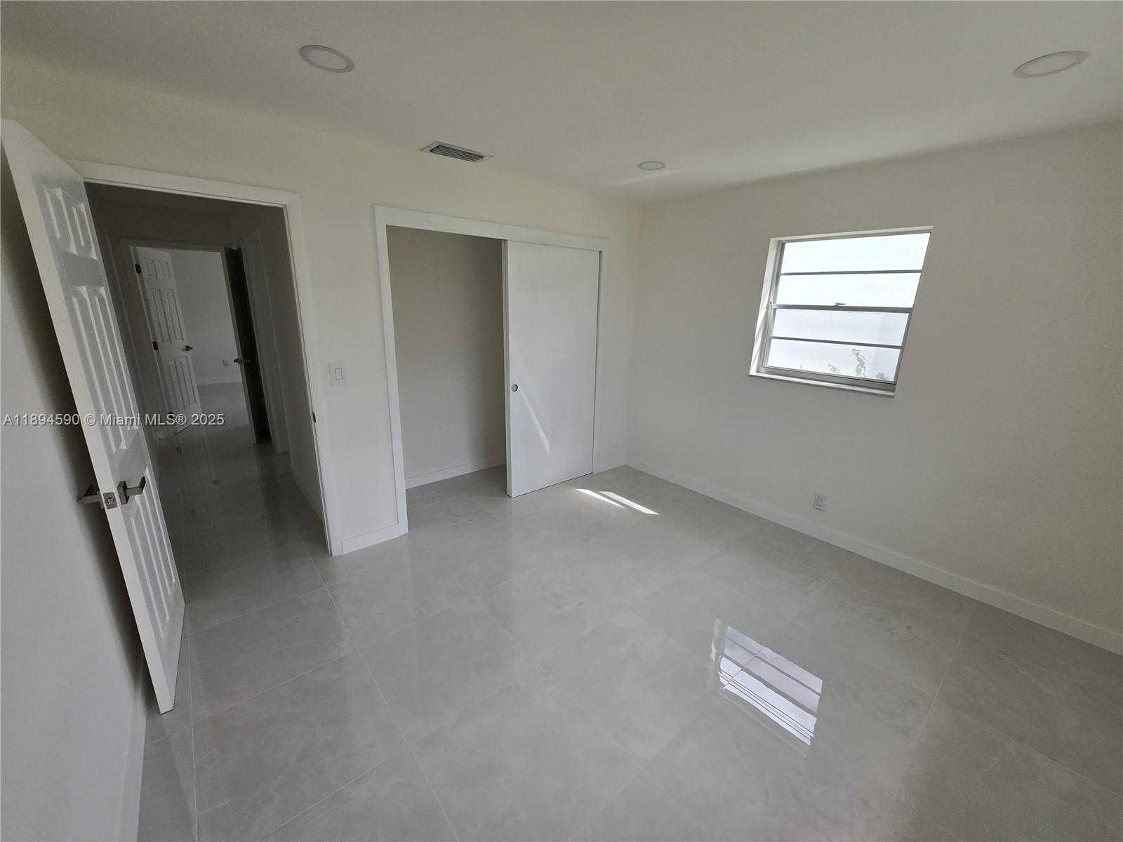 Small Image of 600 SOUTH WEST 8TH PL, Boynton Beach Number 5