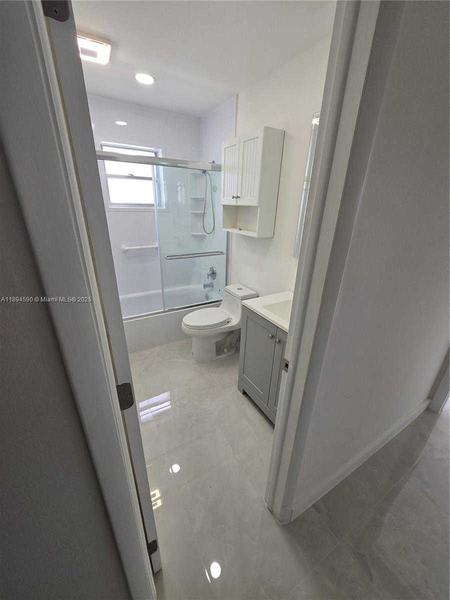 Small Image of 600 SOUTH WEST 8TH PL, Boynton Beach Number 7