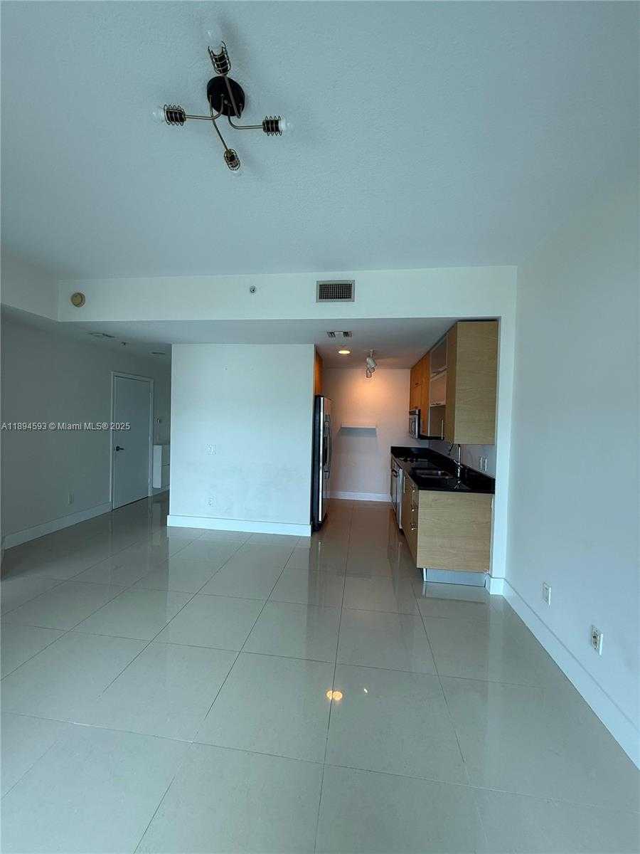 Small Image of 60 SOUTH WEST 13TH ST #3809, Miami Number 7
