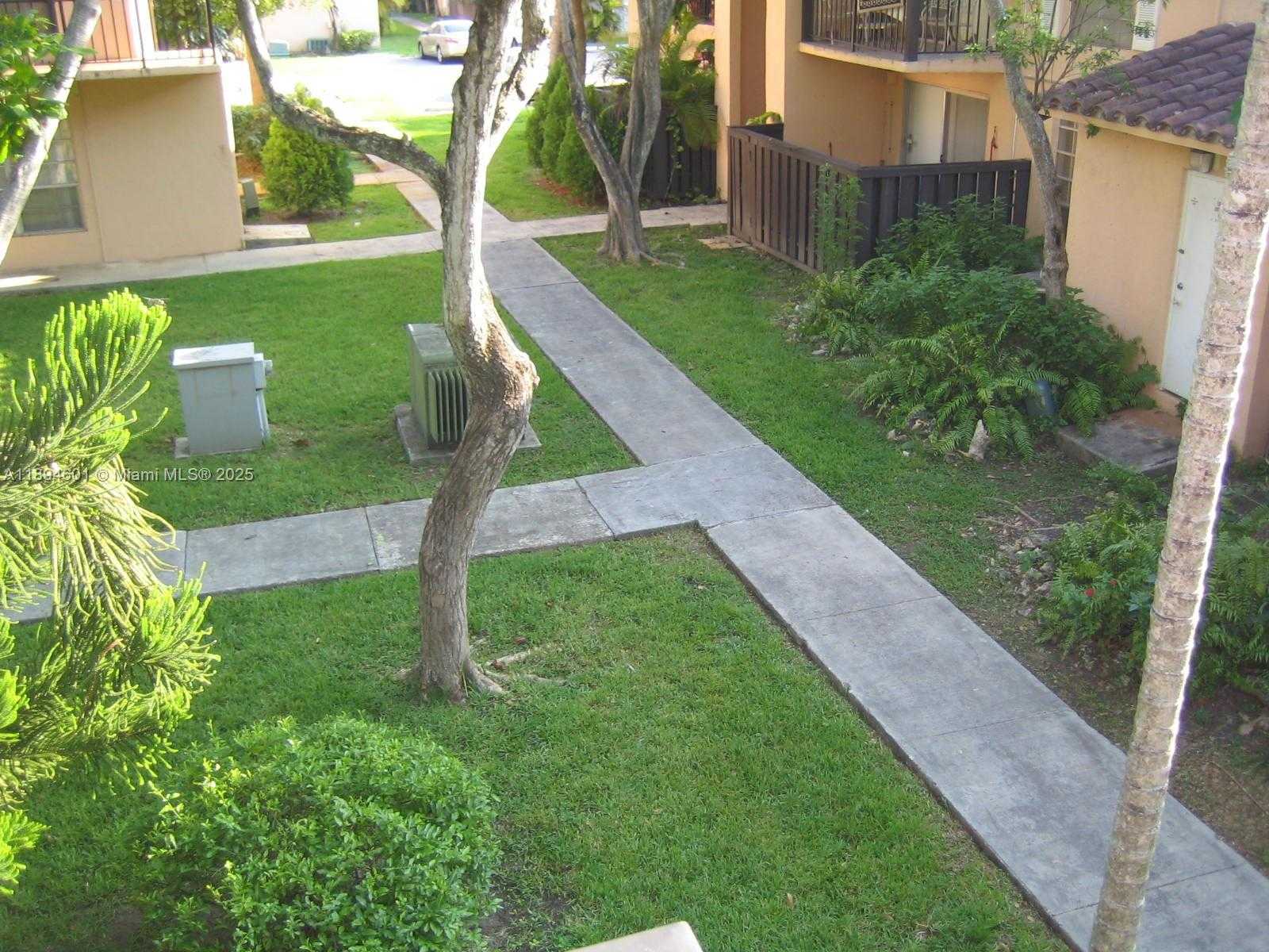 Small Image of 10824 NORTH KENDALL DR #S-26, Miami Number 18