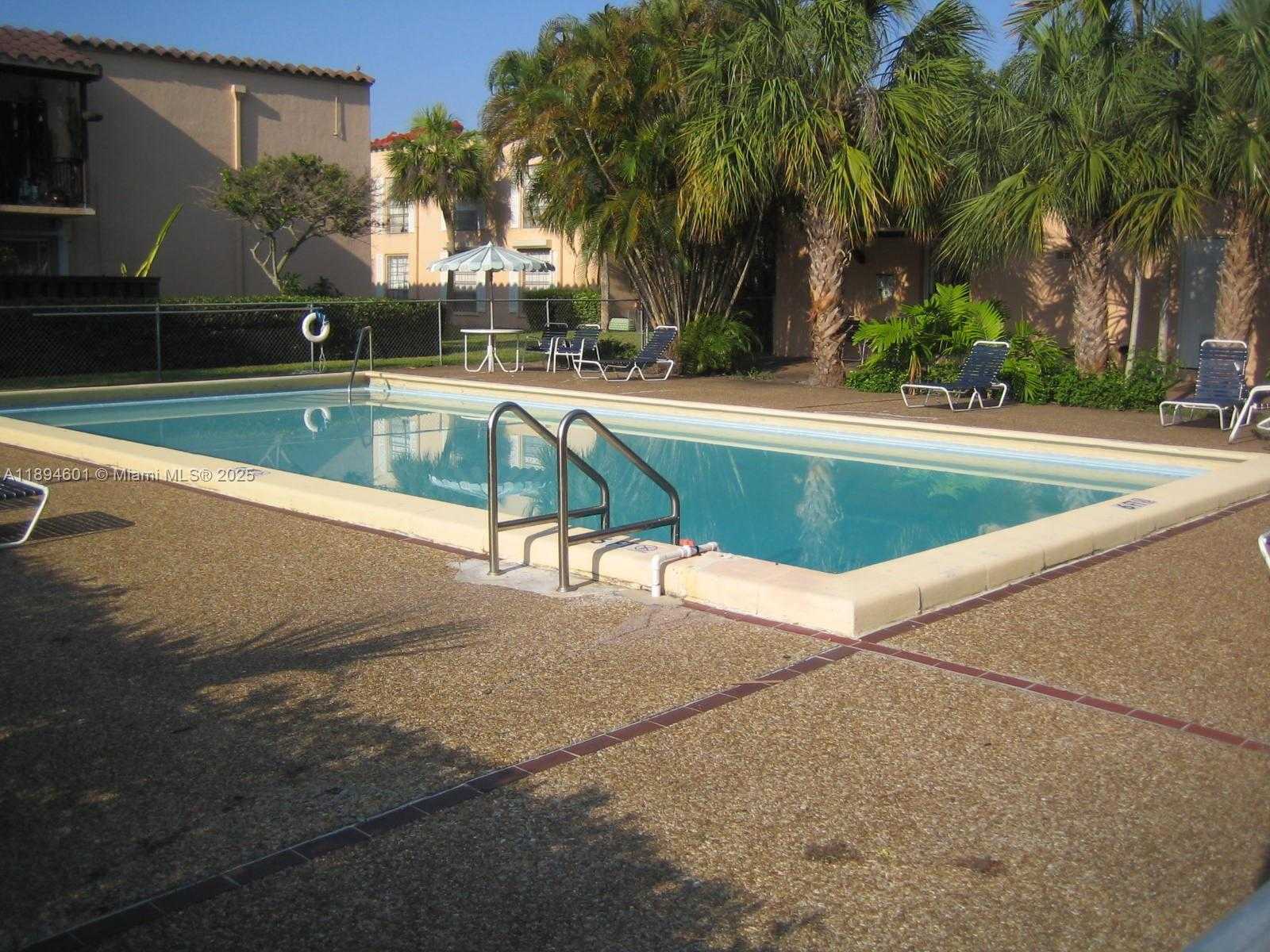 Small Image of 10824 NORTH KENDALL DR #S-26, Miami Number 21