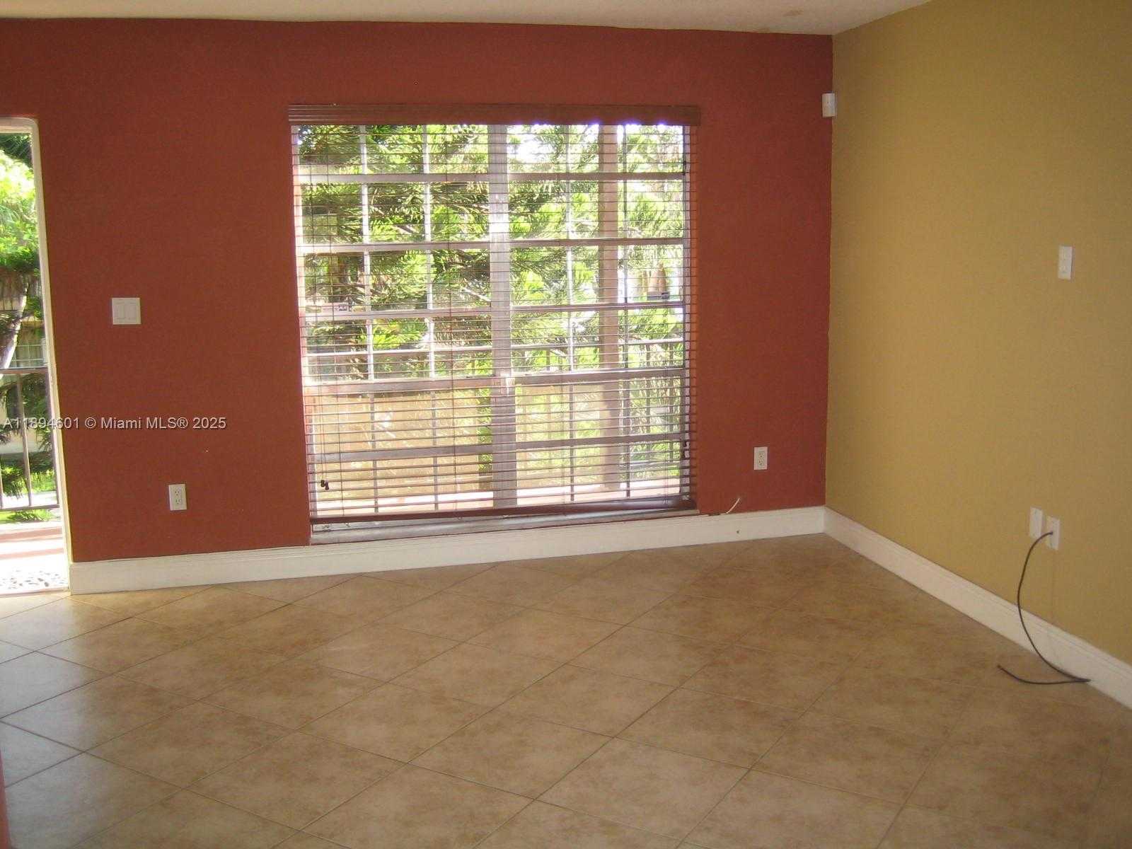 Small Image of 10824 NORTH KENDALL DR #S-26, Miami Number 4