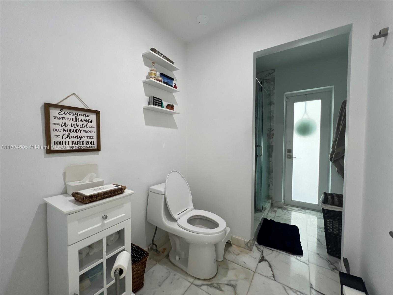 Small Image of 4934 NORTH WEST 94TH DORAL PL, Doral Number 19