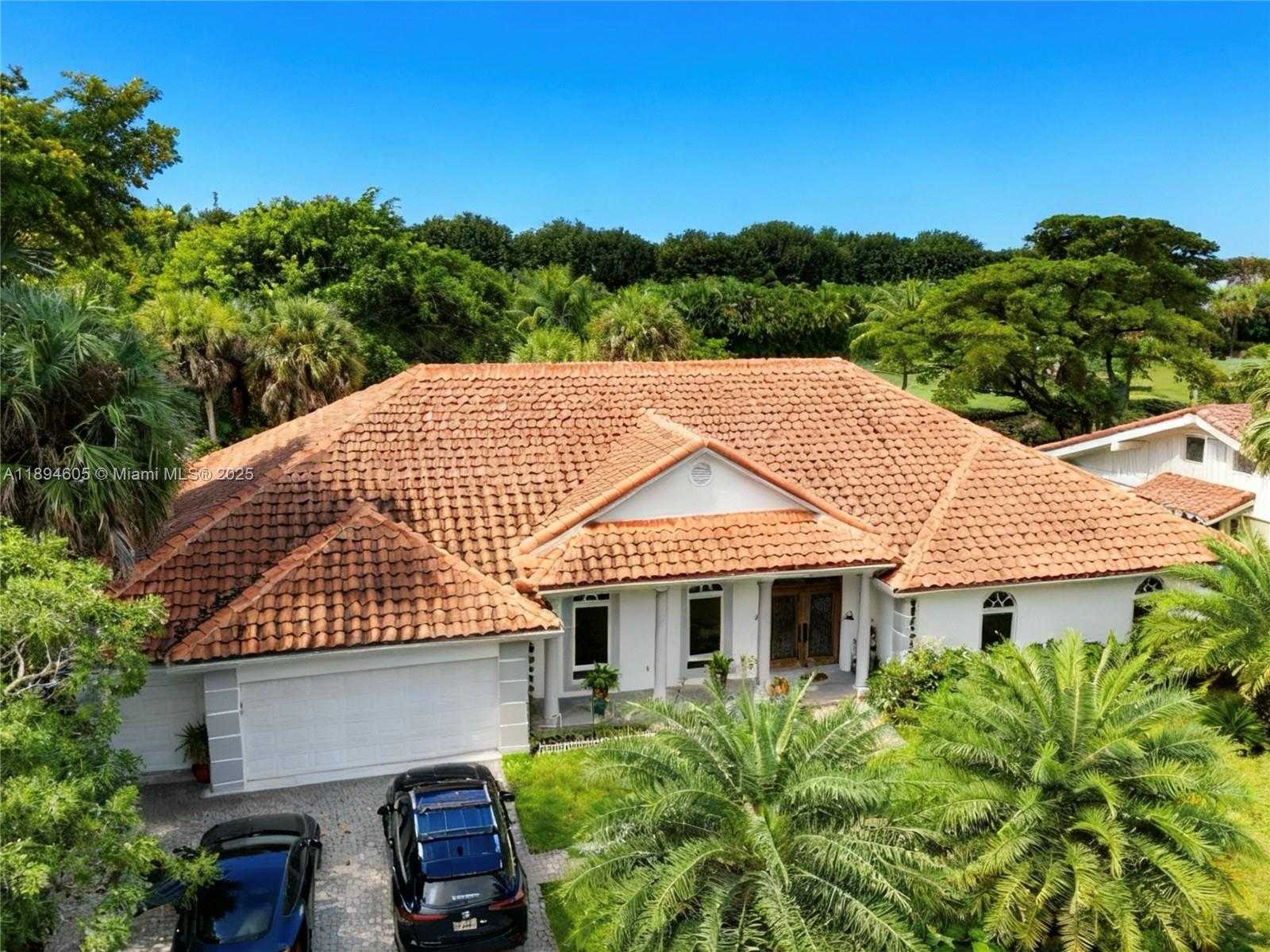 Small Image of 4934 NORTH WEST 94TH DORAL PL, Doral Number 2