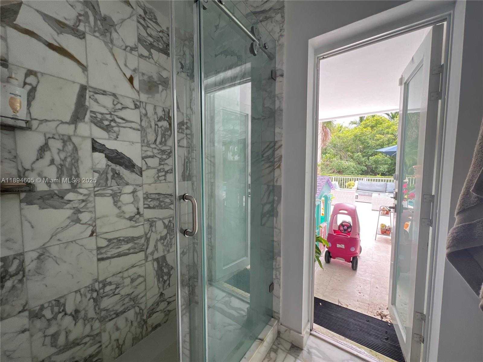 Small Image of 4934 NORTH WEST 94TH DORAL PL, Doral Number 20