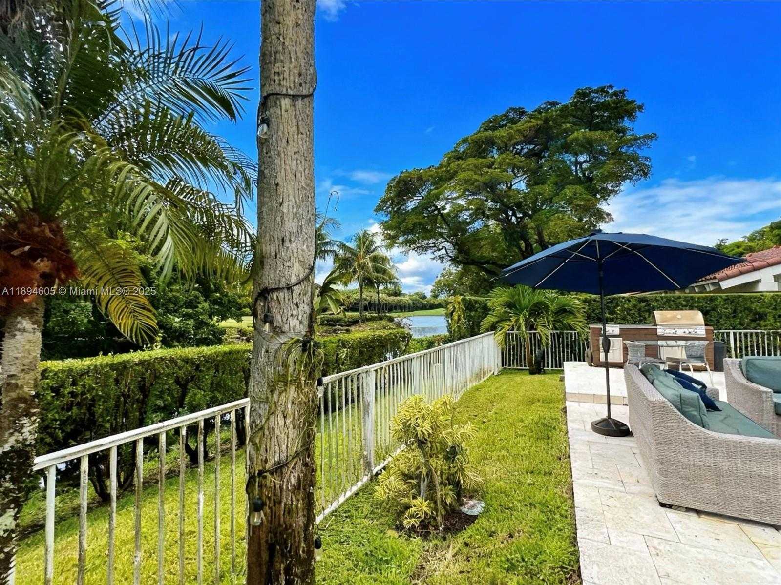 Small Image of 4934 NORTH WEST 94TH DORAL PL, Doral Number 28