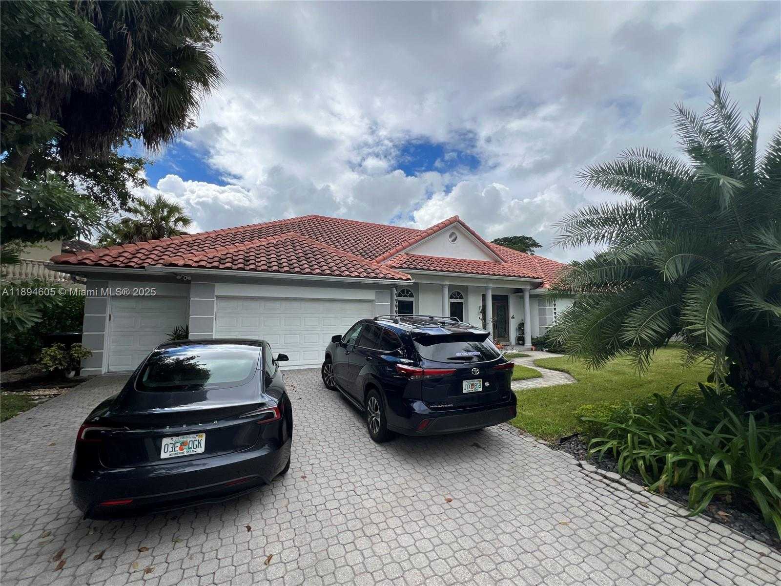 Small Image of 4934 NORTH WEST 94TH DORAL PL, Doral Number 39