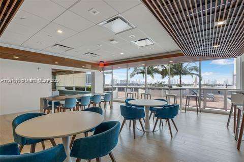 Small Image of 1800 SUNSET HARBOUR DR #2215, Miami Beach Number 13