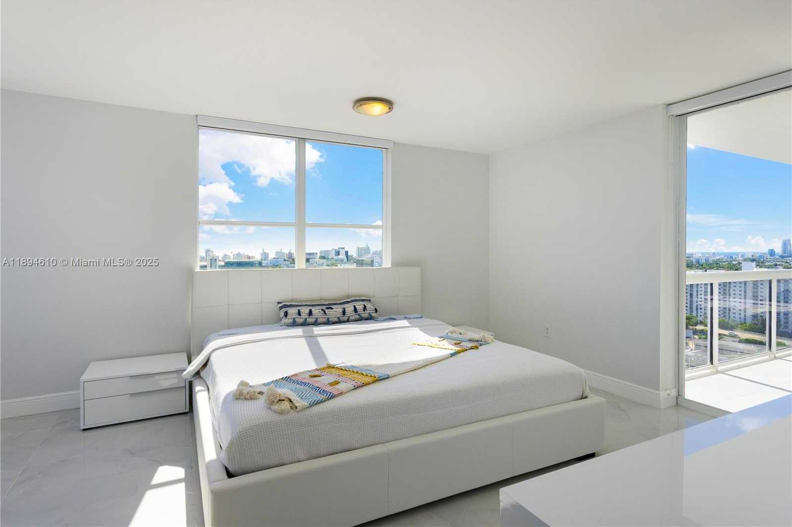 Small Image of 1800 SUNSET HARBOUR DR #2215, Miami Beach Number 2