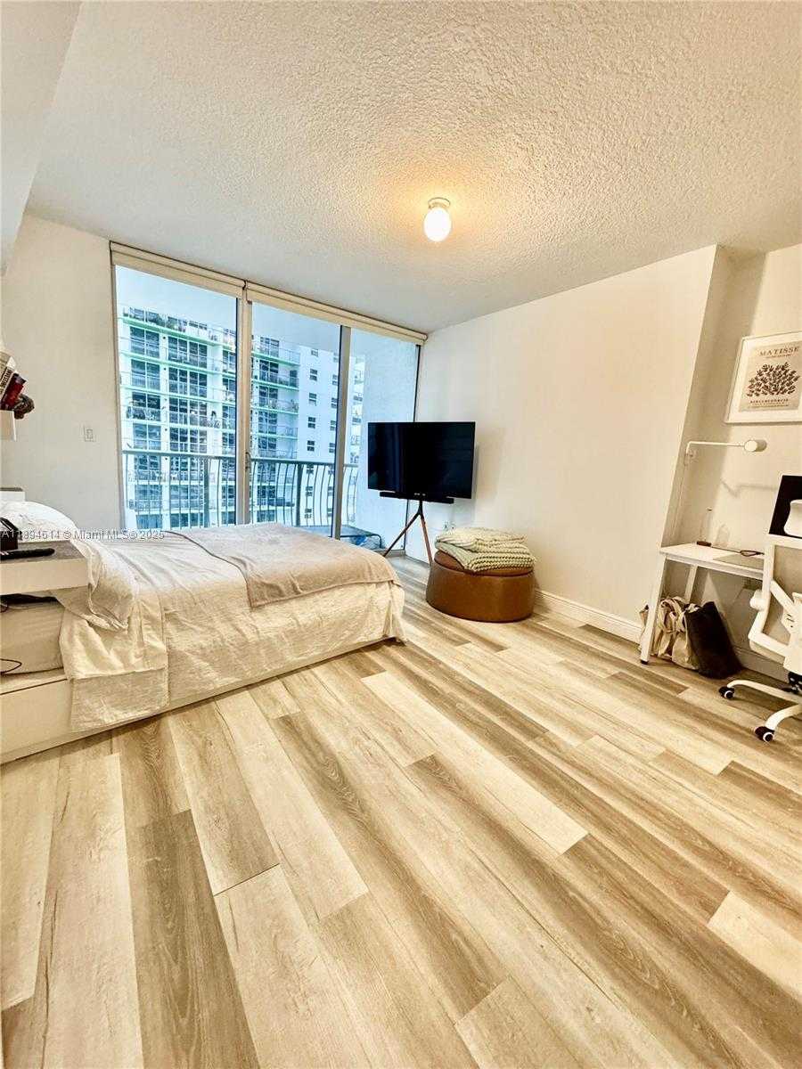Small Image of 1750 NORTH BAYSHORE DR #1605, Miami Number 17