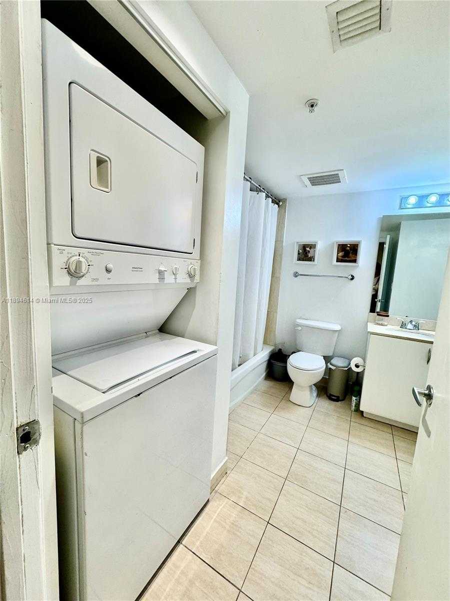 Small Image of 1750 NORTH BAYSHORE DR #1605, Miami Number 20