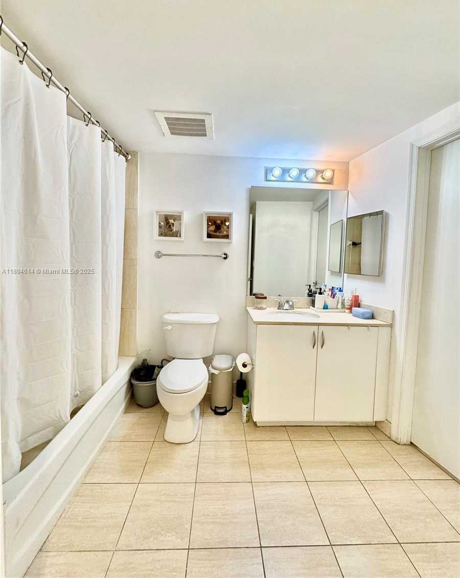 Small Image of 1750 NORTH BAYSHORE DR #1605, Miami Number 21
