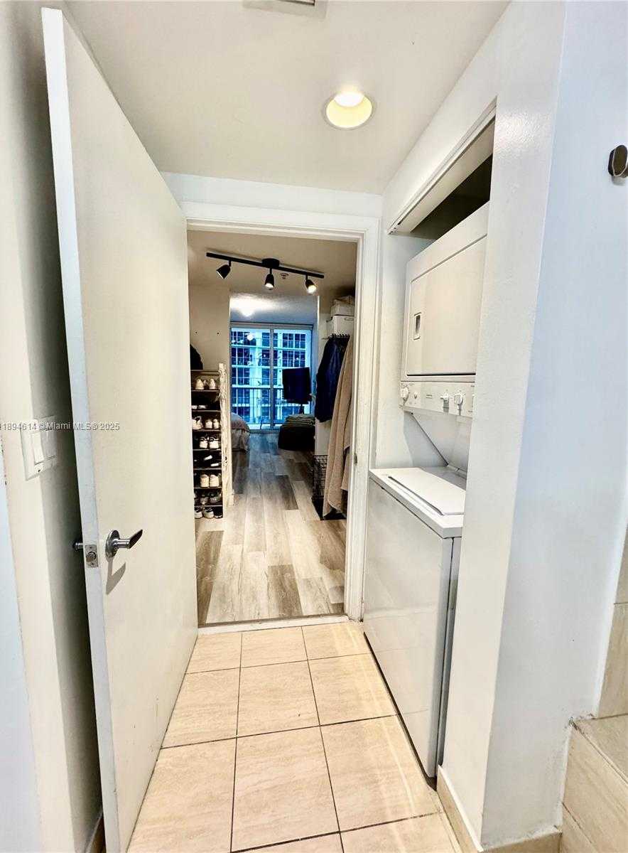 Small Image of 1750 NORTH BAYSHORE DR #1605, Miami Number 22