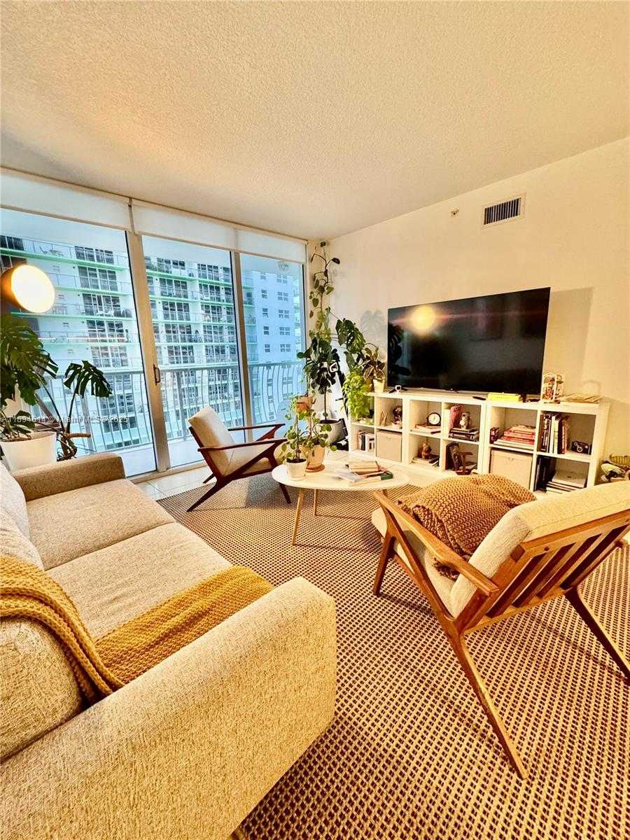 Small Image of 1750 NORTH BAYSHORE DR #1605, Miami Number 6
