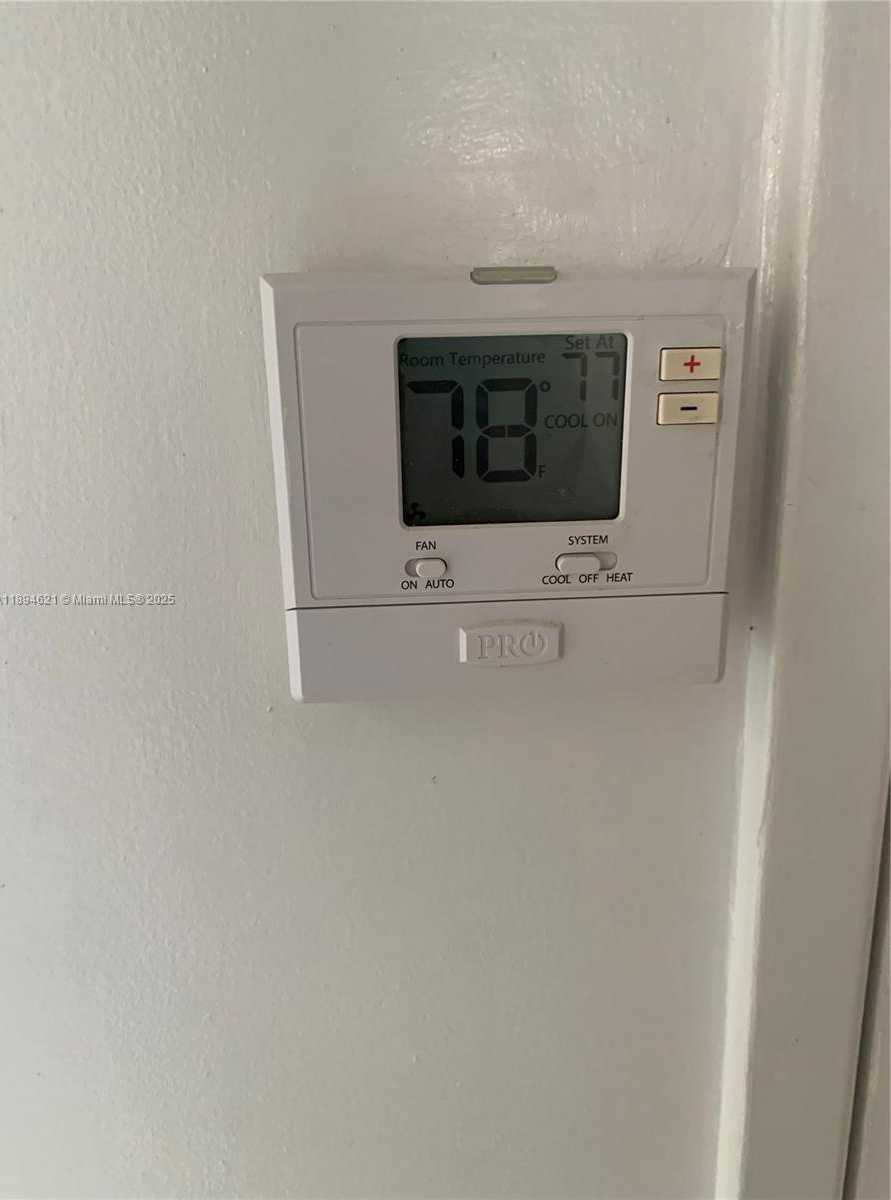 Small Image of 1750 NE 191st St, Miami, FL 33179, USA Number 5