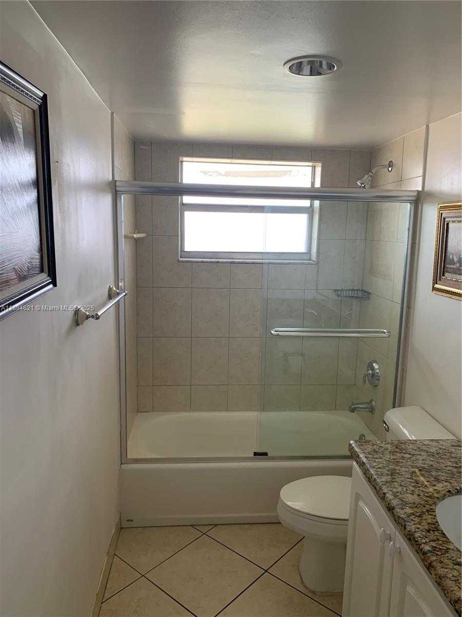 Small Image of 1750 NE 191st St, Miami, FL 33179, USA Number 6