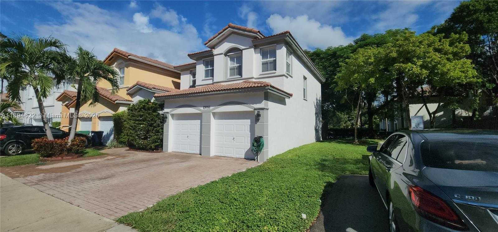 Small Image of 10955 NORTH WEST 87TH LN #10955, Doral Number 2