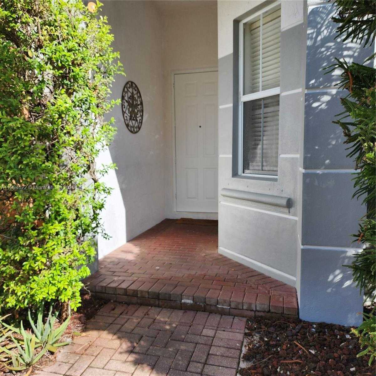 Small Image of 10955 NORTH WEST 87TH LN #10955, Doral Number 5