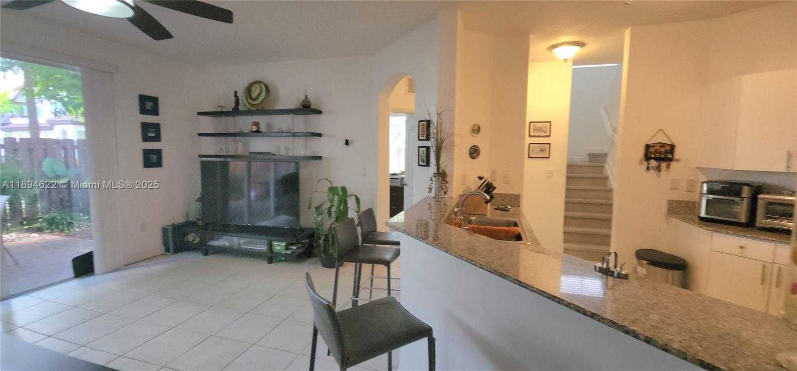 Small Image of 10955 NORTH WEST 87TH LN #10955, Doral Number 9