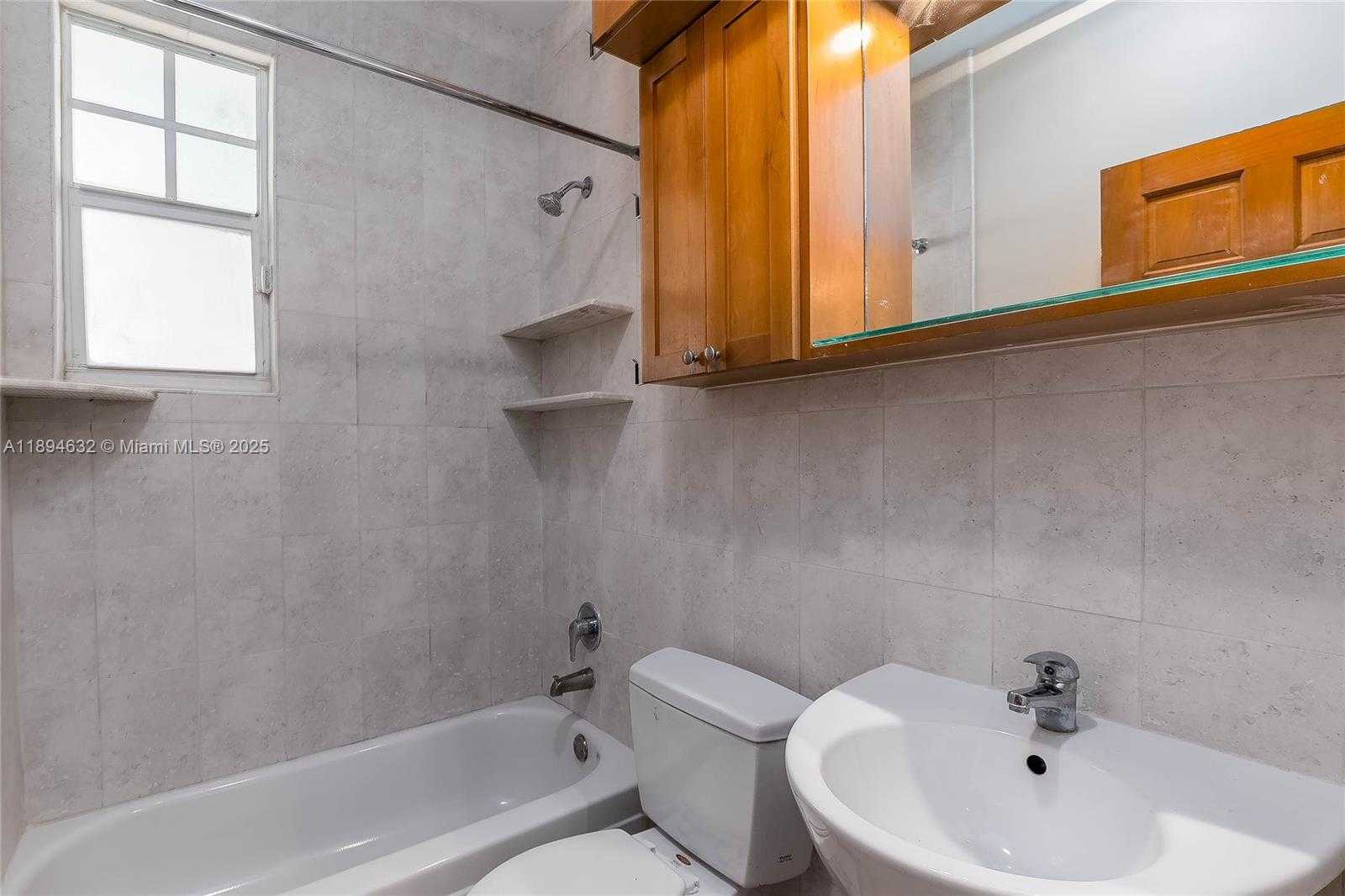 Small Image of 814 LENOX AVE #2, Miami Beach Number 10
