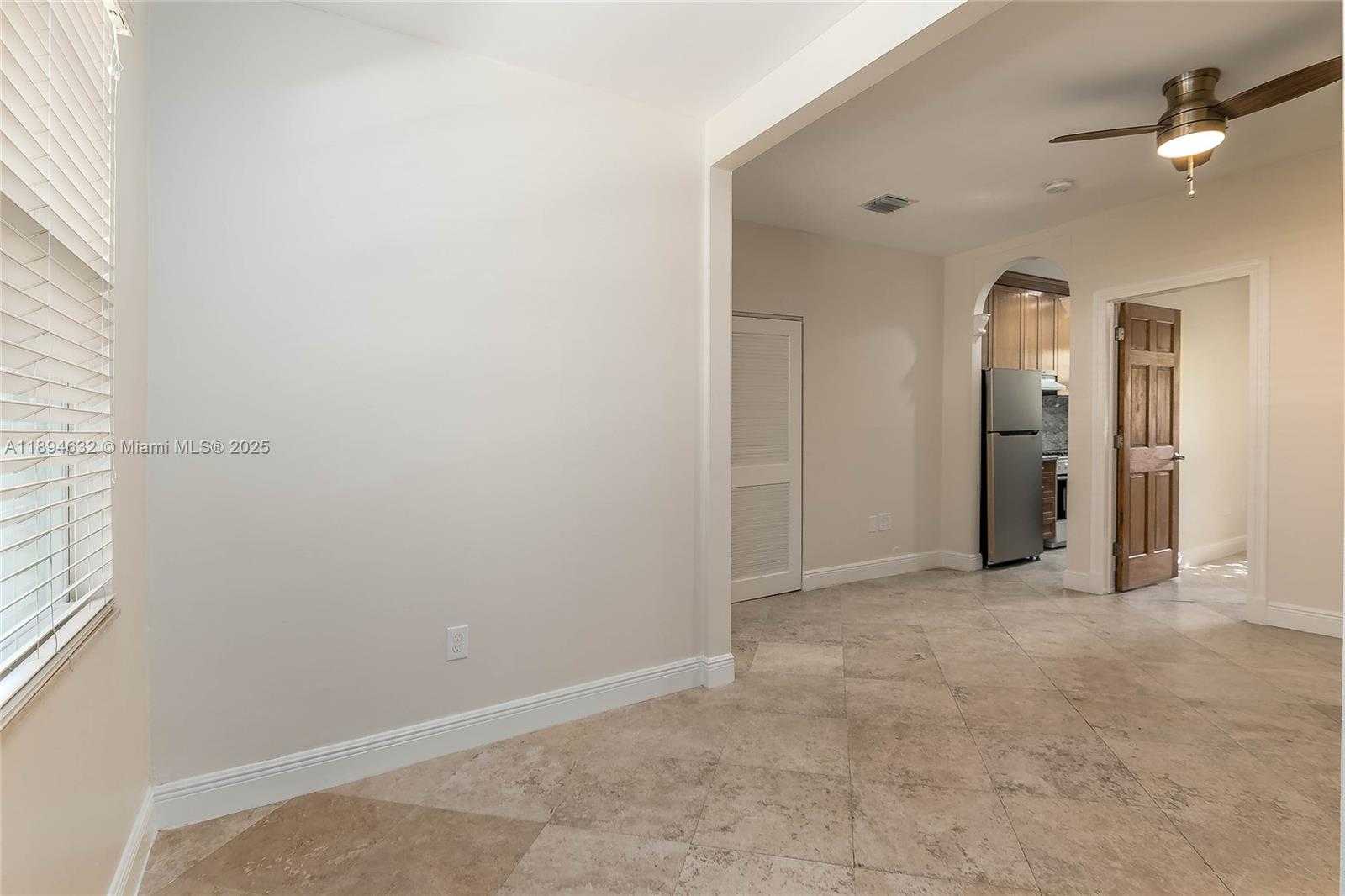 Small Image of 814 LENOX AVE #2, Miami Beach Number 11