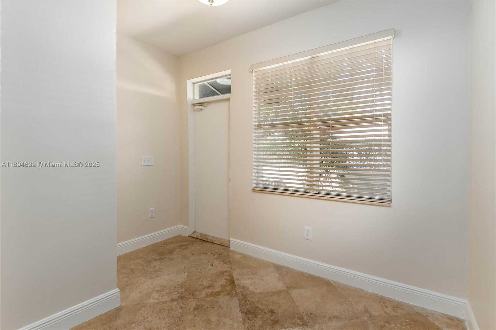 Small Image of 814 LENOX AVE #2, Miami Beach Number 5