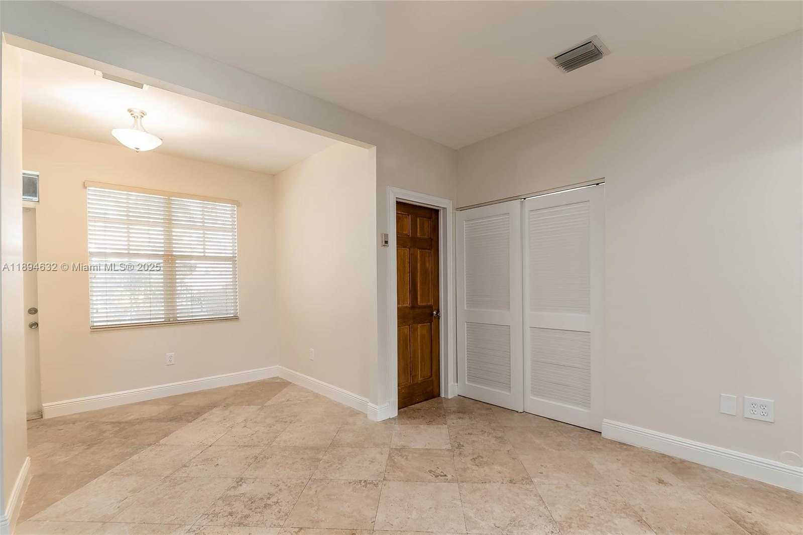 Small Image of 814 LENOX AVE #2, Miami Beach Number 8