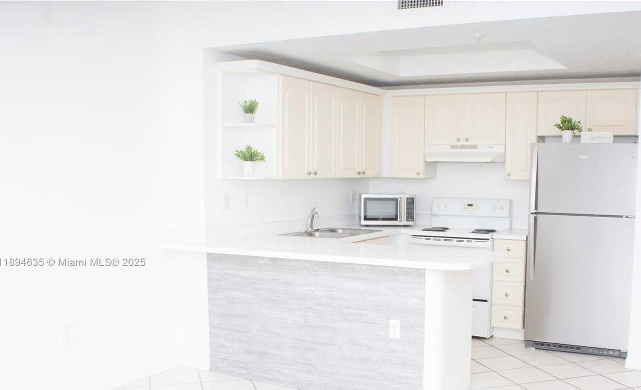 Small Image of 3500 CORAL WAY #1002, Miami Number 16