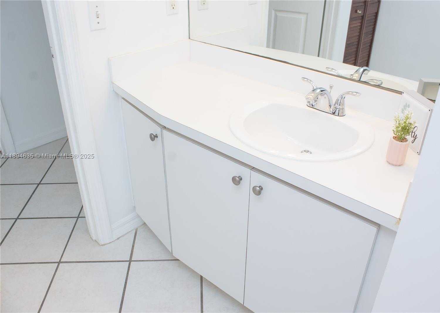Small Image of 3500 CORAL WAY #1002, Miami Number 19